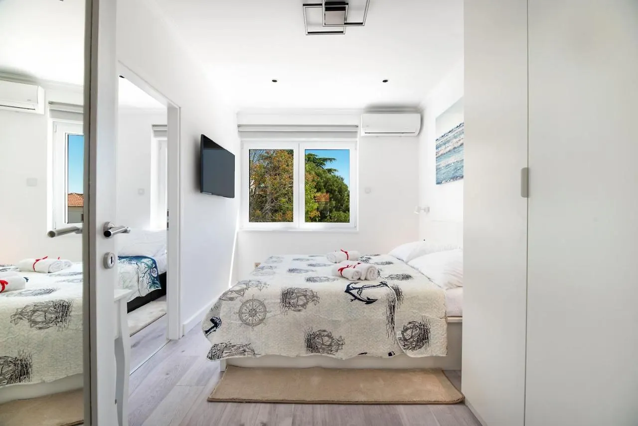 Apartment Ella 特罗吉尔 克罗地亚